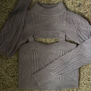 Very cute very warm two-piece long sleeve top,
